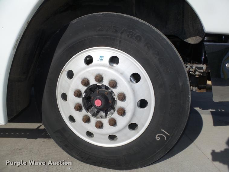 image for item DA0574 2006 Freightliner Columbia semi truck