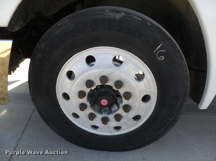 image for item DA0574 2006 Freightliner Columbia semi truck