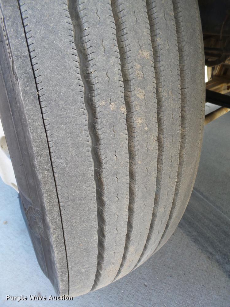 image for item DA0574 2006 Freightliner Columbia semi truck