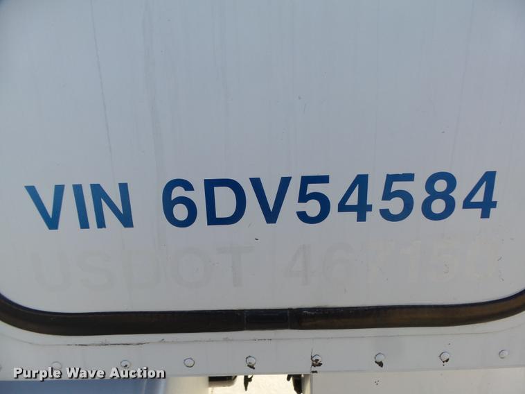 image for item DA0574 2006 Freightliner Columbia semi truck