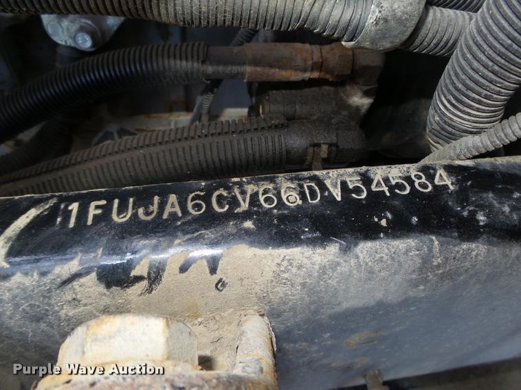 image for item DA0574 2006 Freightliner Columbia semi truck