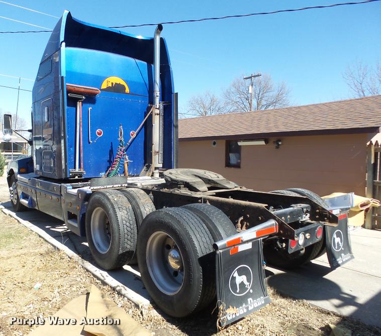 image for item DA0587 2001 Kenworth T600 semi truck