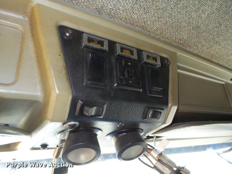 image for item DA0587 2001 Kenworth T600 semi truck