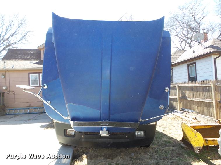 image for item DA0587 2001 Kenworth T600 semi truck