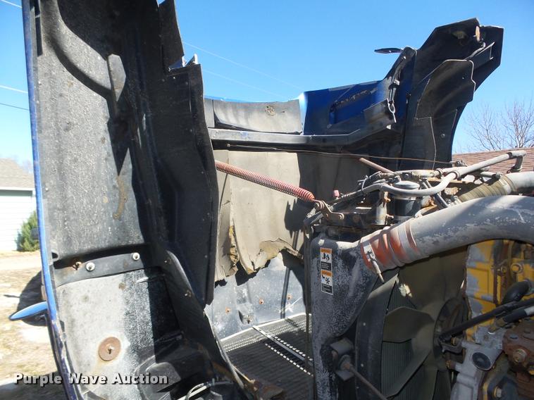 image for item DA0587 2001 Kenworth T600 semi truck