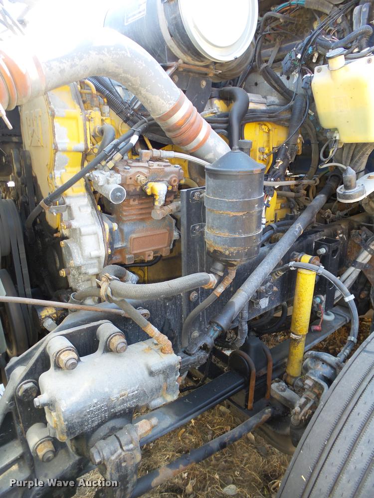 image for item DA0587 2001 Kenworth T600 semi truck