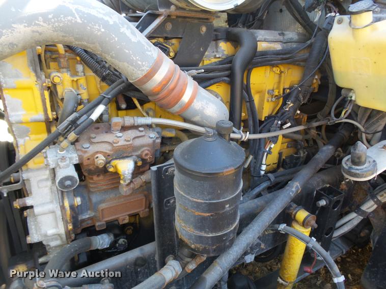 image for item DA0587 2001 Kenworth T600 semi truck