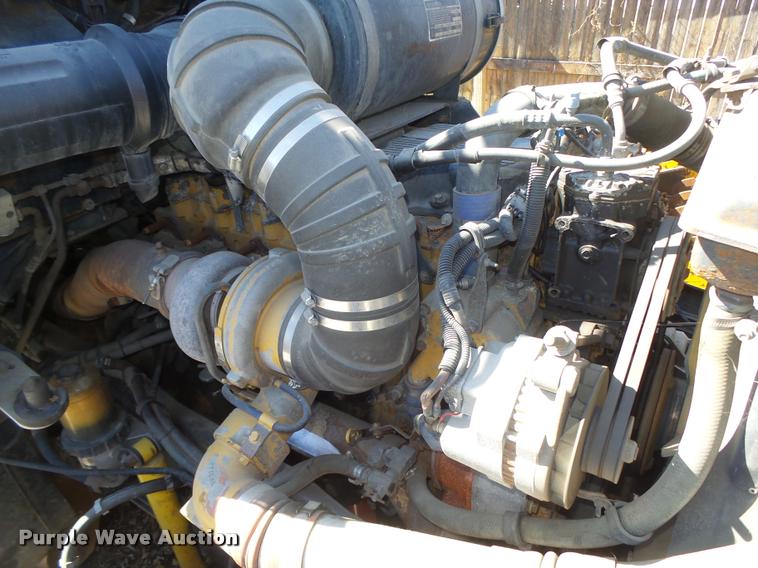 image for item DA0587 2001 Kenworth T600 semi truck