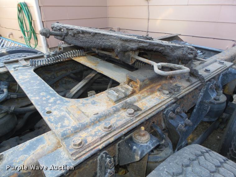 image for item DA0587 2001 Kenworth T600 semi truck