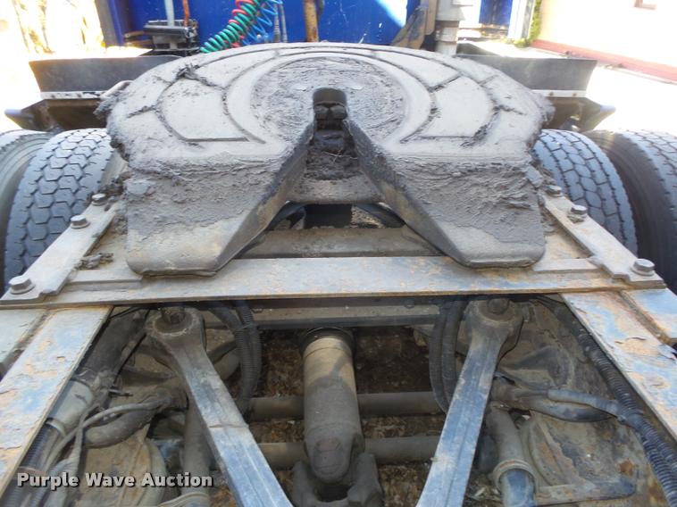 image for item DA0587 2001 Kenworth T600 semi truck