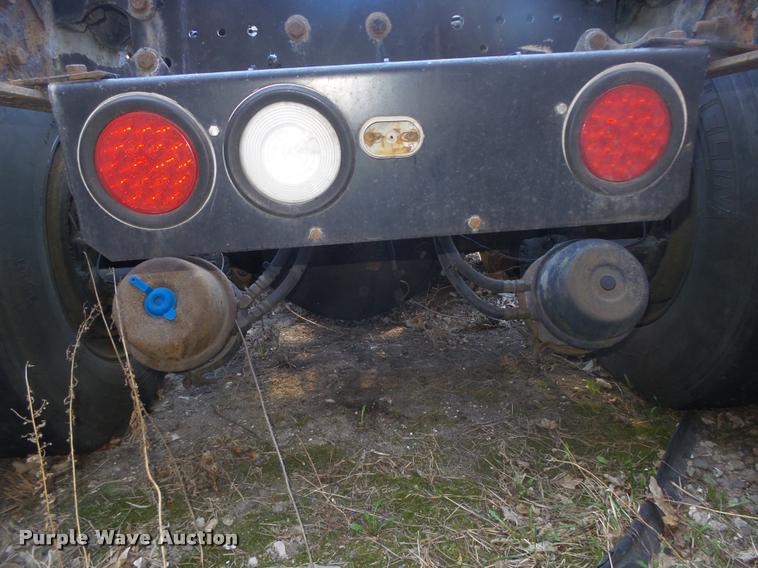 image for item DA0587 2001 Kenworth T600 semi truck