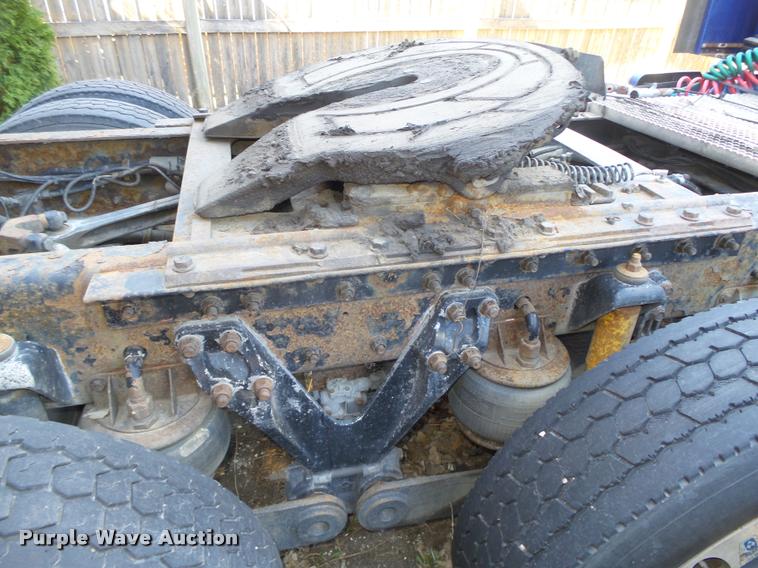 image for item DA0587 2001 Kenworth T600 semi truck