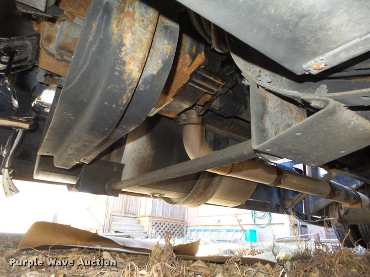 image for item DA0587 2001 Kenworth T600 semi truck