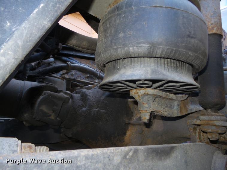 image for item DA0587 2001 Kenworth T600 semi truck