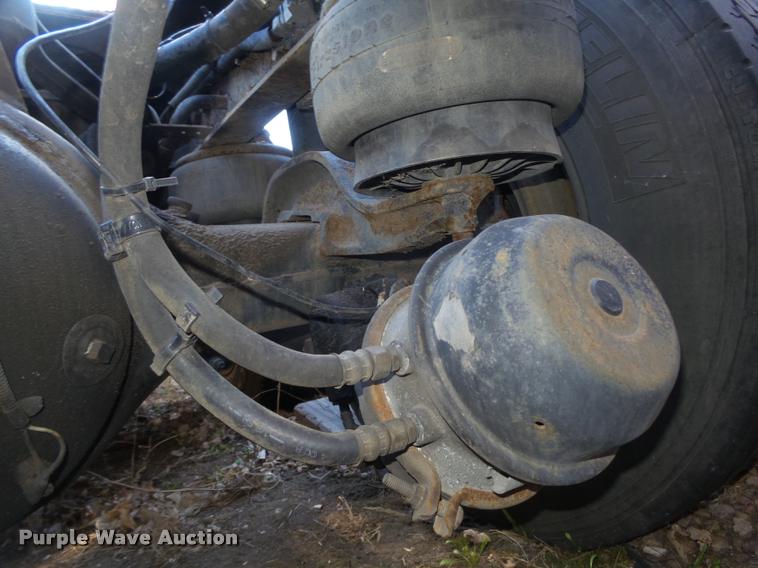 image for item DA0587 2001 Kenworth T600 semi truck