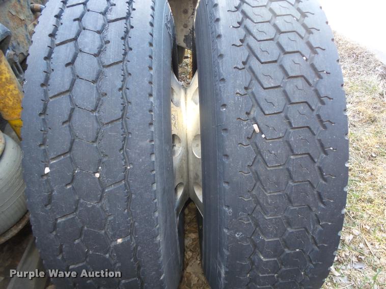 image for item DA0587 2001 Kenworth T600 semi truck