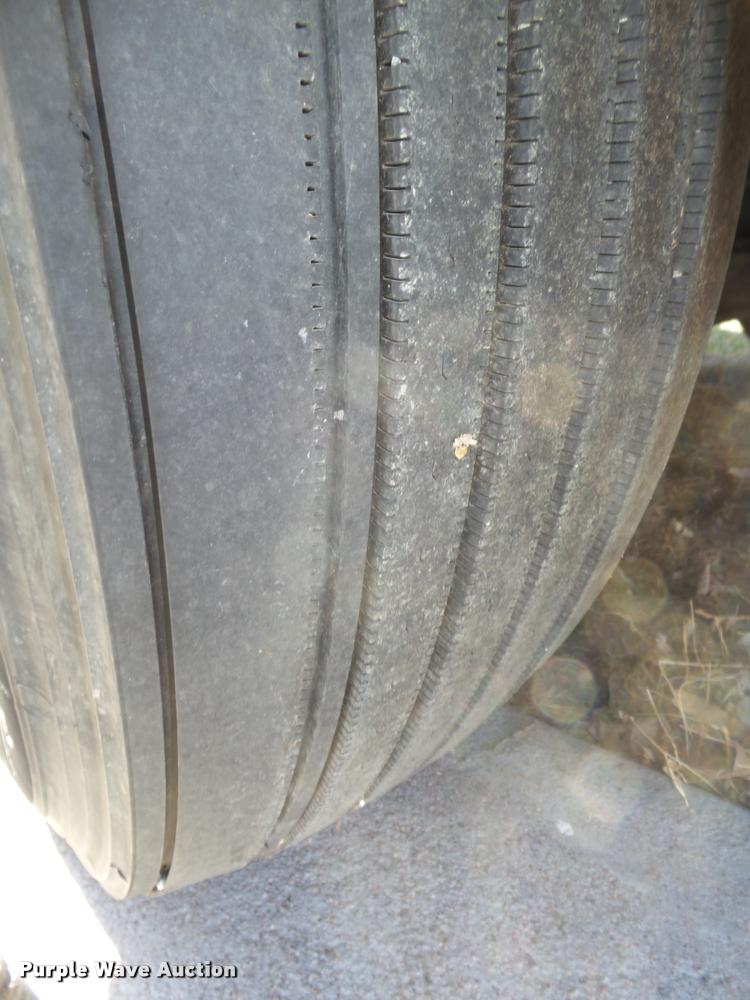 image for item DA0587 2001 Kenworth T600 semi truck