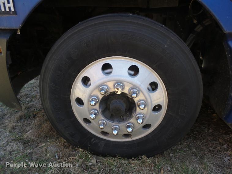 image for item DA0587 2001 Kenworth T600 semi truck