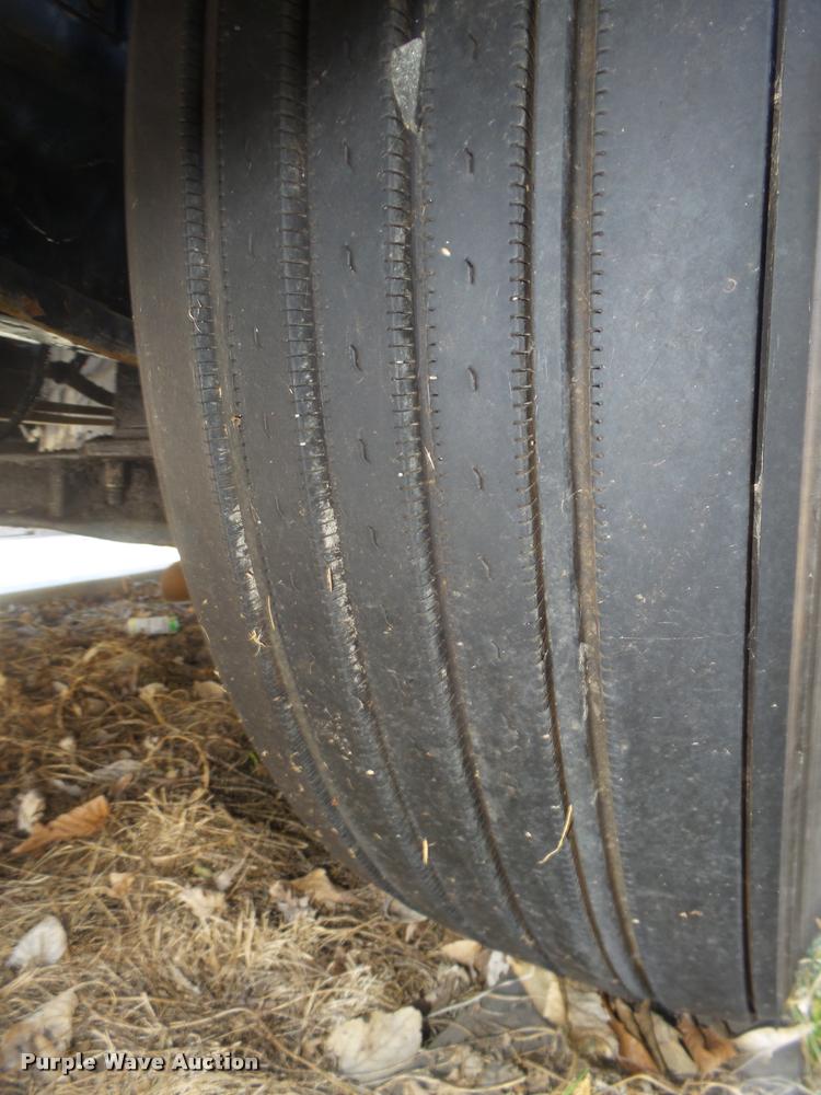 image for item DA0587 2001 Kenworth T600 semi truck