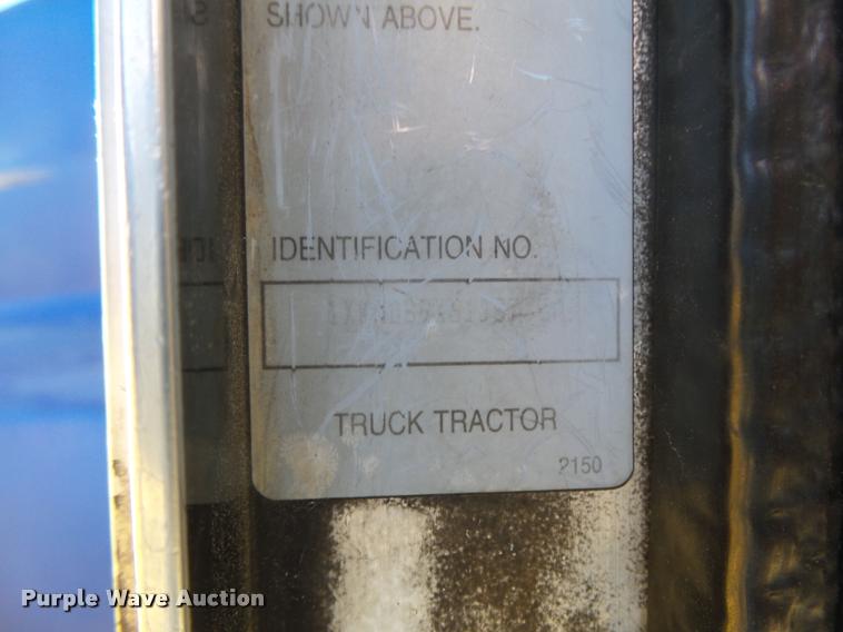 image for item DA0587 2001 Kenworth T600 semi truck