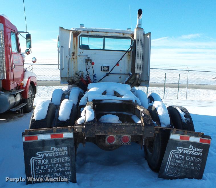 image for item DA1765 1989 Volvo WCM semi truck