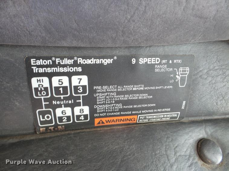 image for item DA1765 1989 Volvo WCM semi truck