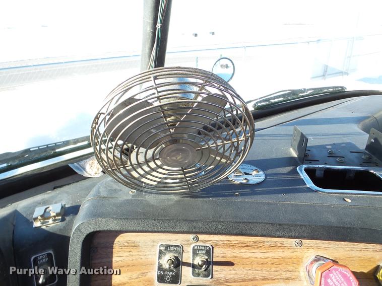 image for item DA1765 1989 Volvo WCM semi truck