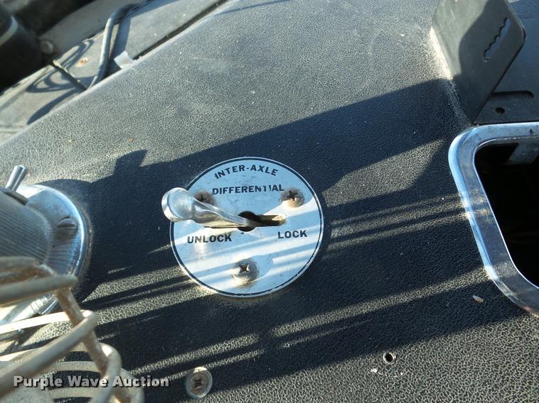 image for item DA1765 1989 Volvo WCM semi truck