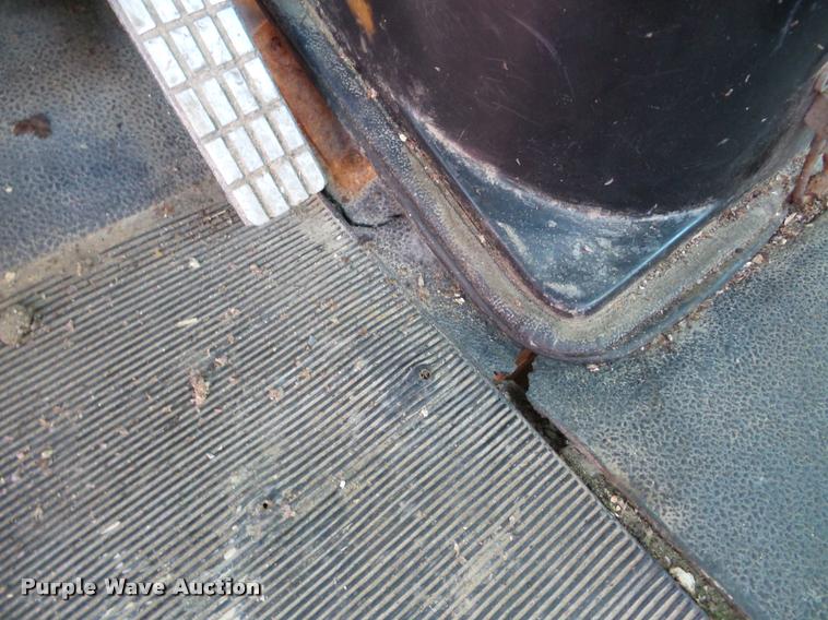 image for item DA1765 1989 Volvo WCM semi truck