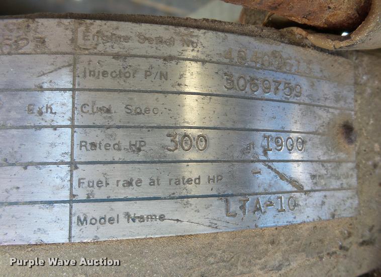 image for item DA1765 1989 Volvo WCM semi truck