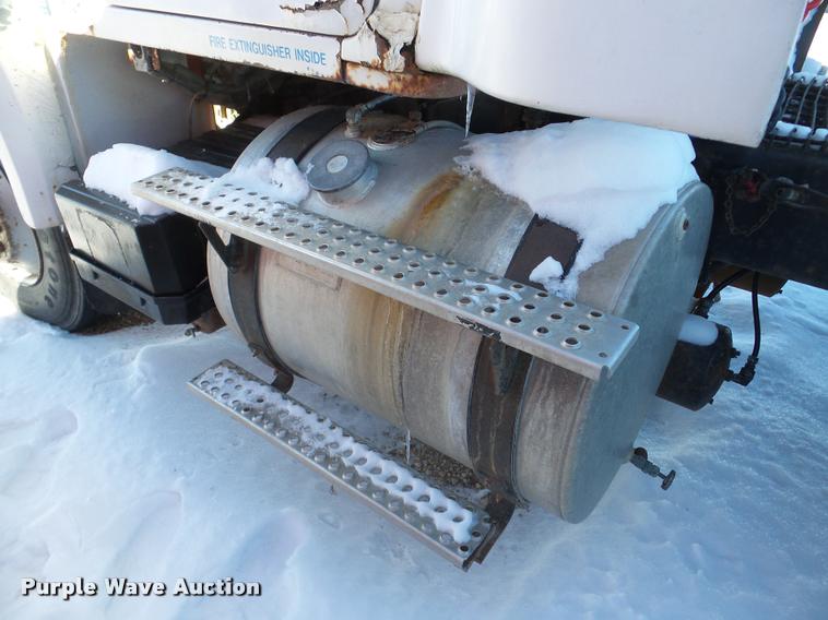 image for item DA1765 1989 Volvo WCM semi truck