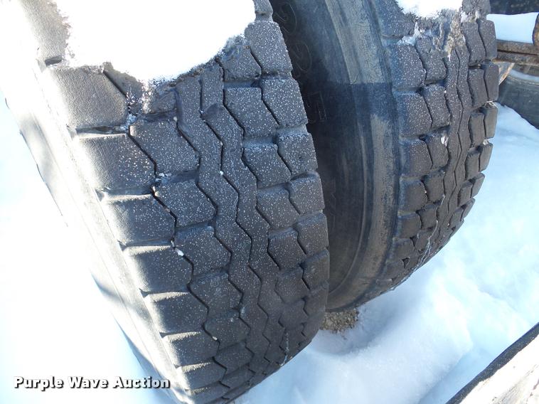 image for item DA1765 1989 Volvo WCM semi truck