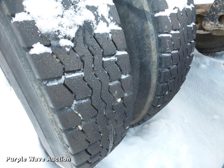 image for item DA1765 1989 Volvo WCM semi truck