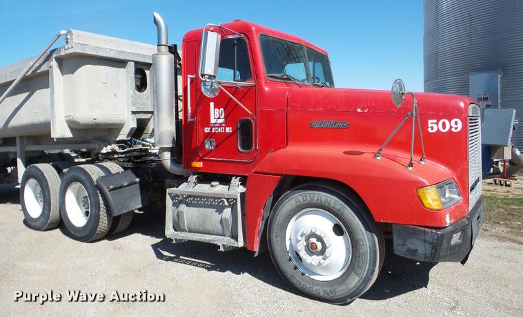 image for item DA1811 1991 Freightliner FLD semi truck