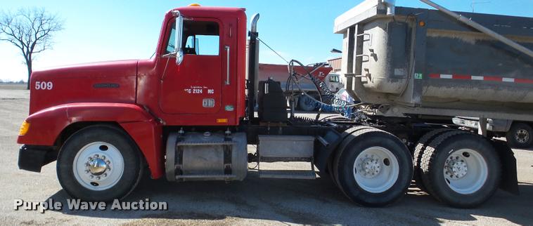 image for item DA1811 1991 Freightliner FLD semi truck