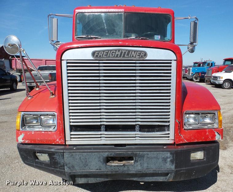 image for item DA1811 1991 Freightliner FLD semi truck