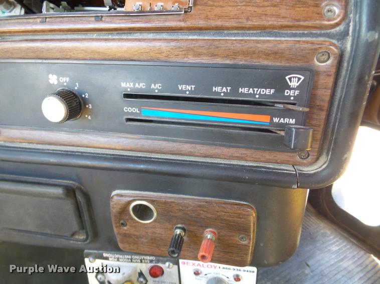 image for item DA1811 1991 Freightliner FLD semi truck