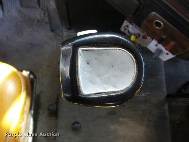 image for item DA1811 1991 Freightliner FLD semi truck