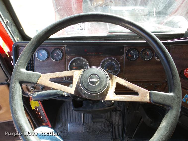 image for item DA1811 1991 Freightliner FLD semi truck