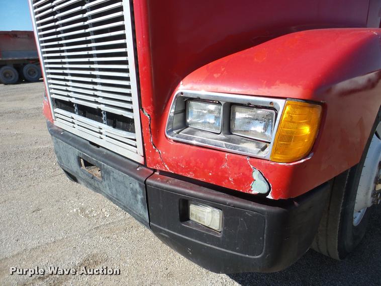 image for item DA1811 1991 Freightliner FLD semi truck