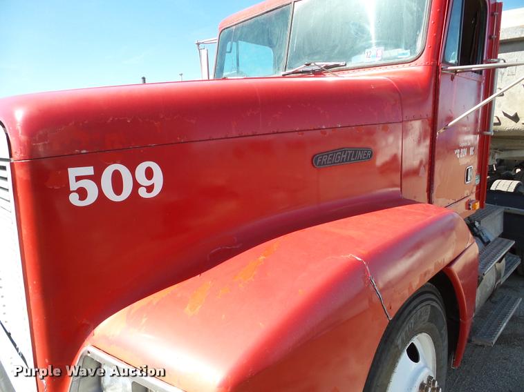 image for item DA1811 1991 Freightliner FLD semi truck