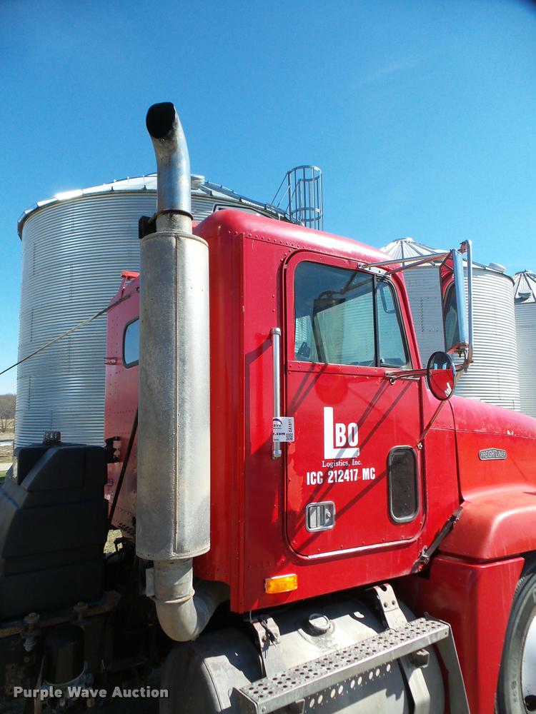 image for item DA1811 1991 Freightliner FLD semi truck