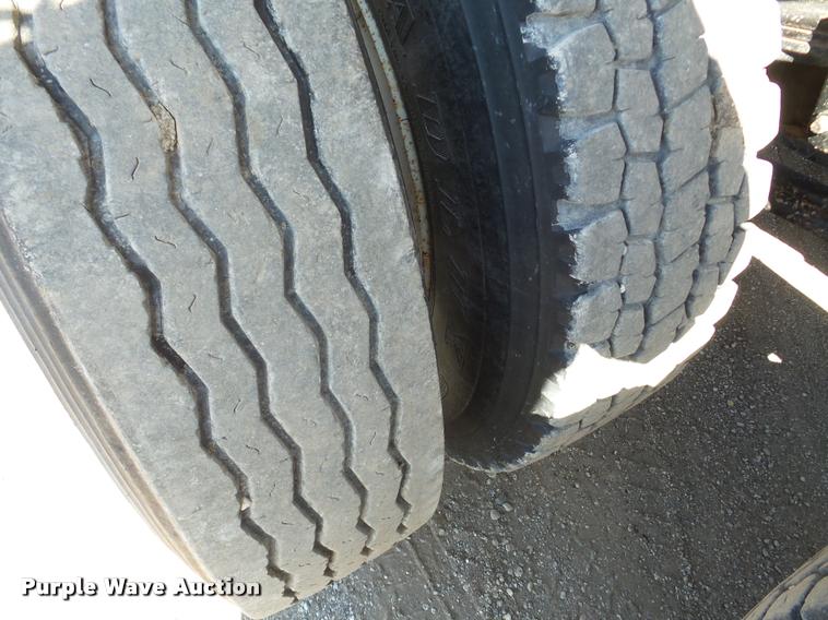 image for item DA1811 1991 Freightliner FLD semi truck