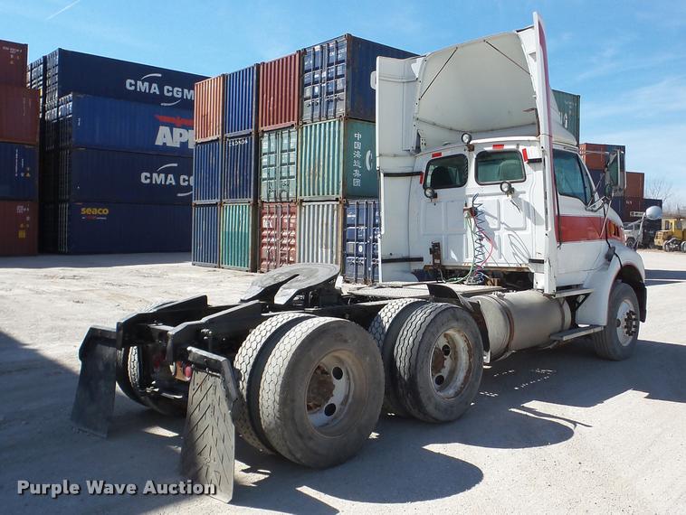 image for item DA7499 1998 Ford AT9513 Aeromax 113 semi truck