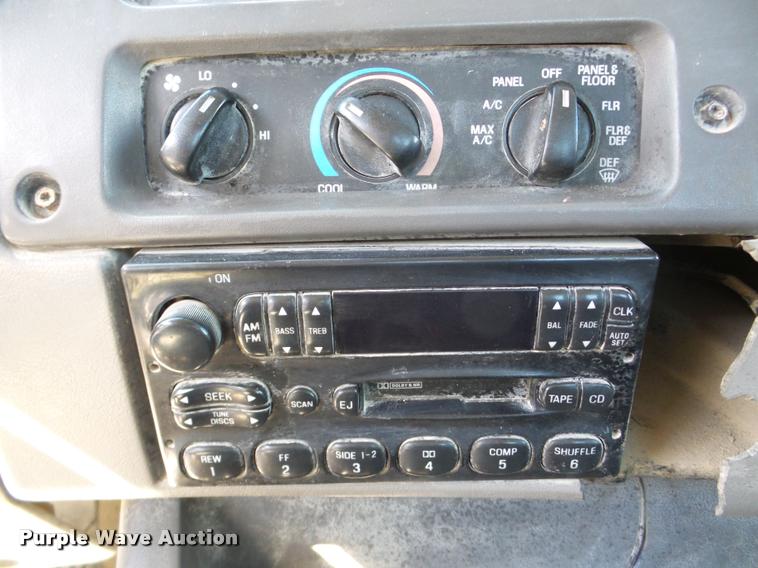 image for item DA7499 1998 Ford AT9513 Aeromax 113 semi truck