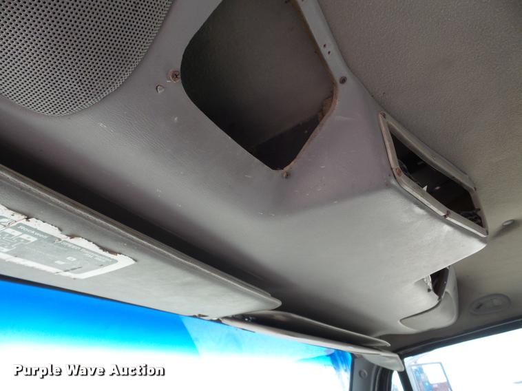 image for item DA7499 1998 Ford AT9513 Aeromax 113 semi truck