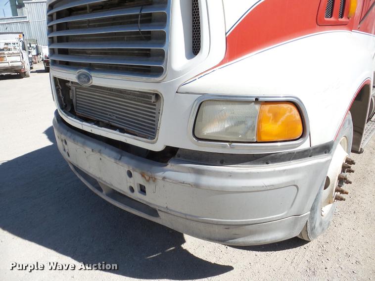 image for item DA7499 1998 Ford AT9513 Aeromax 113 semi truck