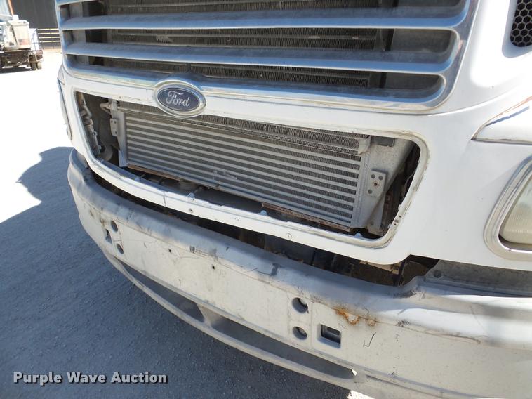 image for item DA7499 1998 Ford AT9513 Aeromax 113 semi truck