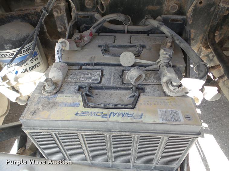 image for item DA7499 1998 Ford AT9513 Aeromax 113 semi truck