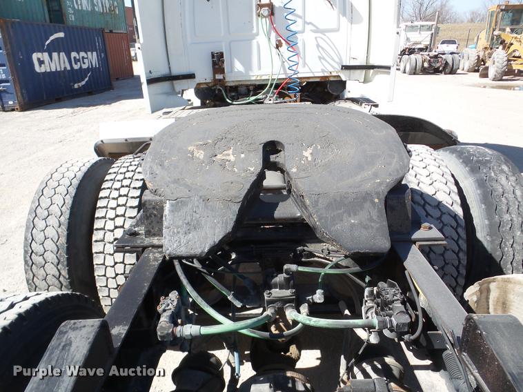 image for item DA7499 1998 Ford AT9513 Aeromax 113 semi truck